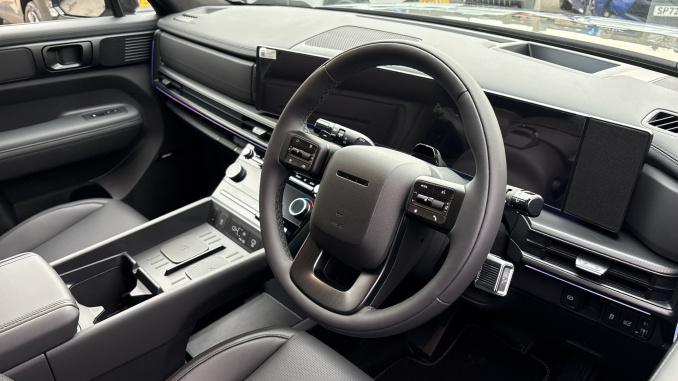 Hyundai SANTA FE 1.6 TGDi Hybrid Calligraphy 5dr 4WD Auto Hybrid Estate - Image 11